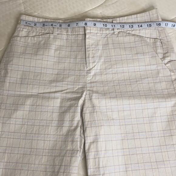 Dockers Plaid ideal fit metro Bermuda Shorts 10 - Picture 8 of 12